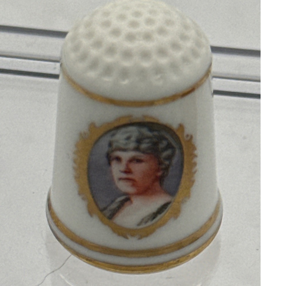Vtg 1978 Franklin Mint First Ladies Porcelain Thimble Florence Harding Portrait